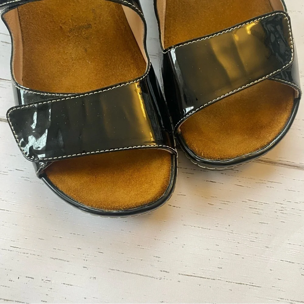 Willy Liana Black Patent leather sandal size 39 or size 8